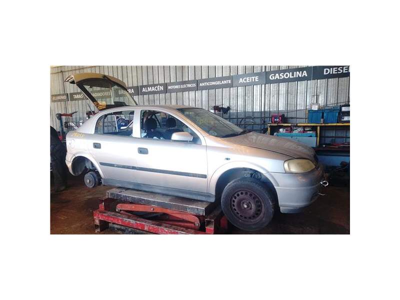 opel astra g berlina (1998) del año 2001
