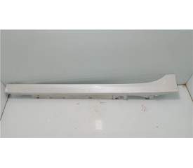 Recambio de estribo para bmw serie 1 berlina (f40)(2019) referencia OEM IAM 51777461381  