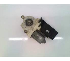 MOTOR ELEVALUNAS DELANTERO DERECHO 