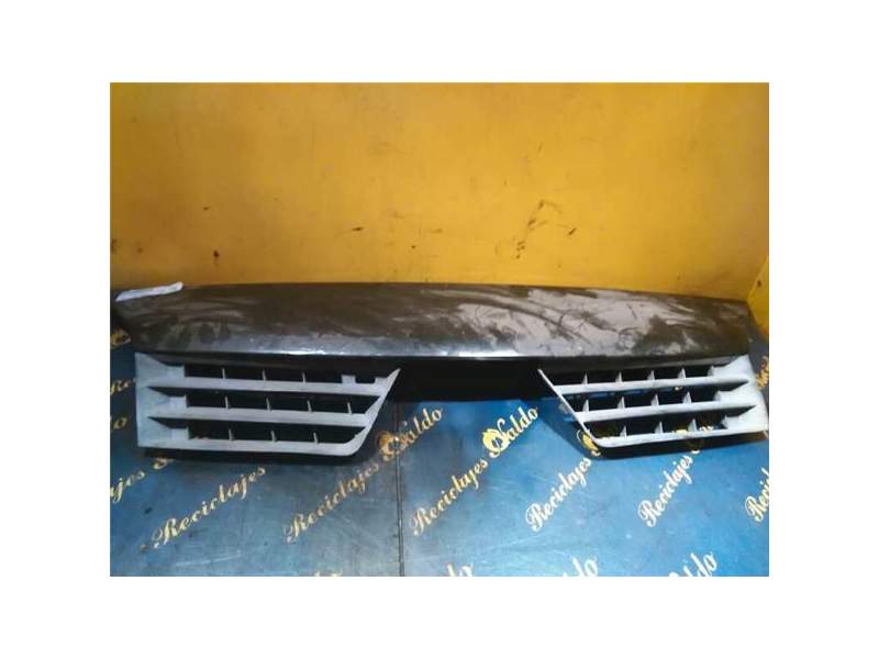 Recambio de rejilla capo para renault scenic ii 1.5 dci diesel (82 cv / 60 kw) referencia OEM IAM  NEGRO 