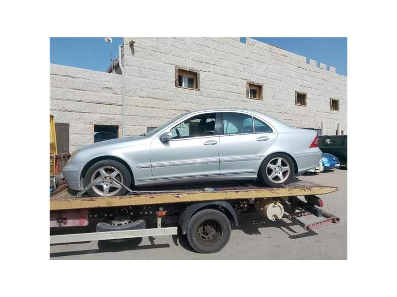 mercedes-benz clase c (bm 203) berlina (02.2000) del año 2001