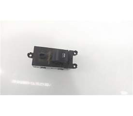 BOTONERA PUERTA TRASERA IZQUIERDA 935803Z000 