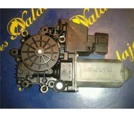 Recambio de motor elevalunas delantero izquierdo para audi a6 avant (4b5)(2001) referencia OEM IAM 119024114  