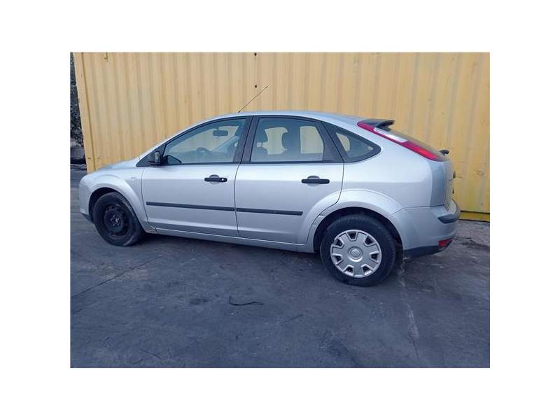 ford focus berlina (cap)(08.2004) del año 2005