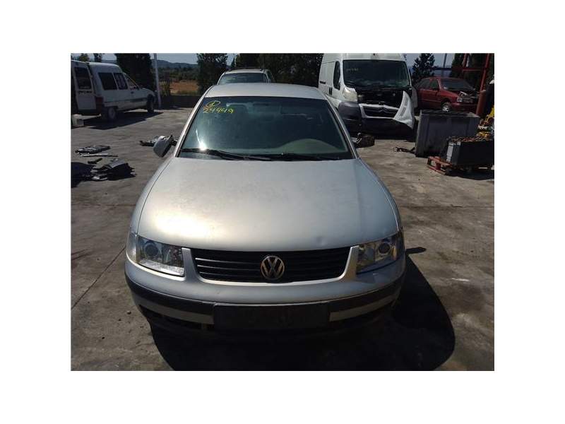VOLKSWAGEN PASSAT BERLINA (3B2)