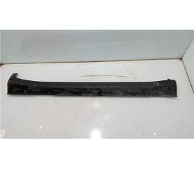 Recambio de estribo para mg zs (08.2022) referencia OEM IAM 529307997  