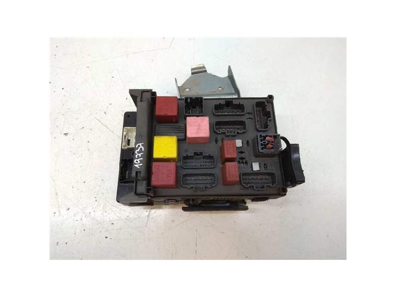 Recambio de caja reles para renault espace iv (jk0) 2.2 dci turbodiesel (150 cv / 110 kw) (150 cv / 110 kw) referencia OEM IAM 8