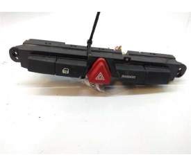 INTERRUPTOR LUCES EMERGENCIA 9370001H000 