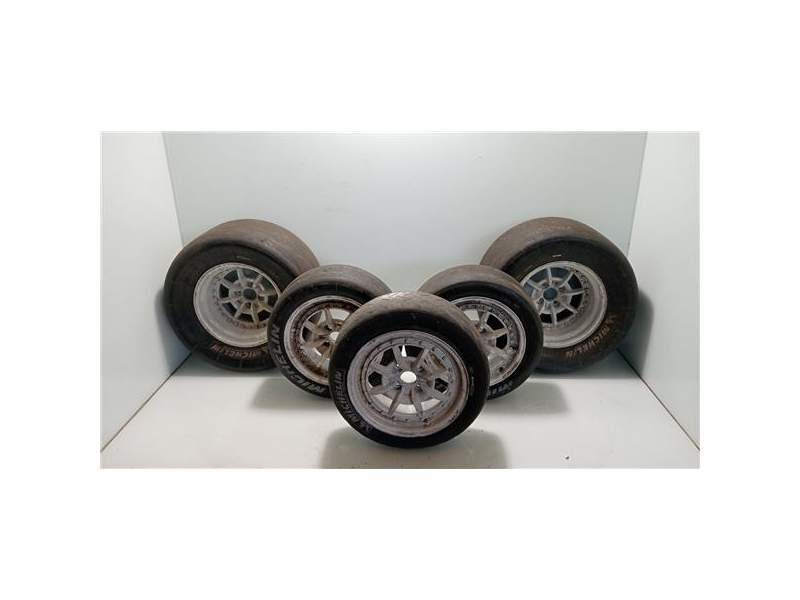 Recambio de kit de llantas para renault r 5 (b/c40)(1985) referencia OEM IAM MICHELIN  