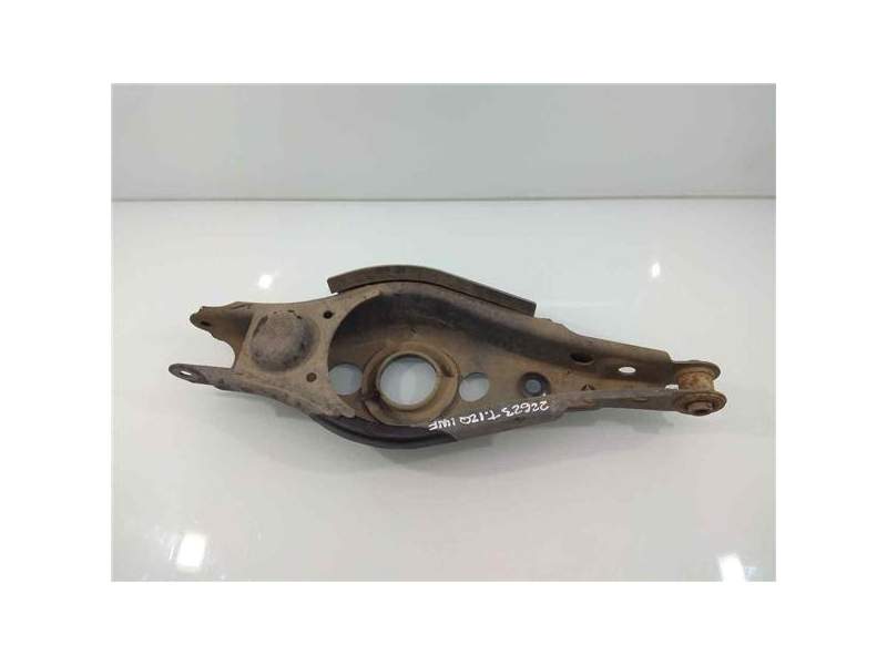 Recambio de brazo inferior trasero izquierdo para toyota rav4 (a3)(2005) 2.2 sol [2,2 ltr. - 130 kw d-cat] referencia OEM IAM   