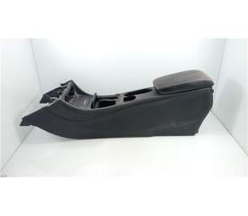 Recambio de portaobjetos reposabrazos para mercedes-benz clase gla (w156) 2.1 cc referencia OEM IAM A1766802000  