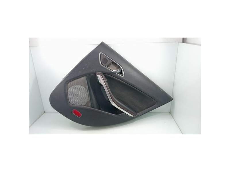 Recambio de guarnecido puerta trasera derecha para mercedes-benz clase gla (w156) 2.1 cc referencia OEM IAM 3003517400  