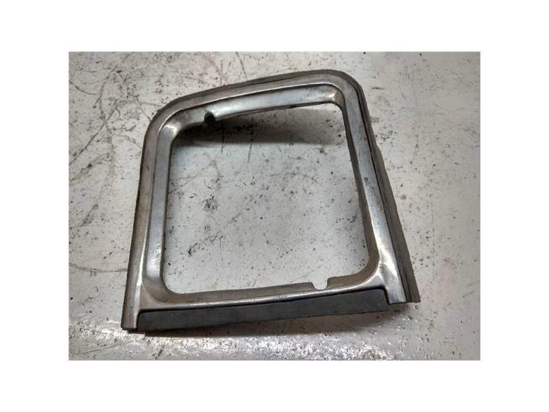 Recambio de rejilla bajo faro derecha para renault r-6 expl.4 referencia OEM IAM   