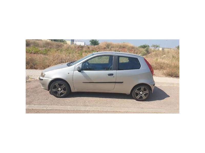 FIAT PUNTO BERLINA (188)