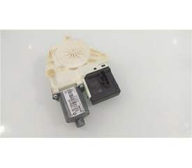 MOTOR ELEVALUNAS TRASERO DERECHO 827306548R 