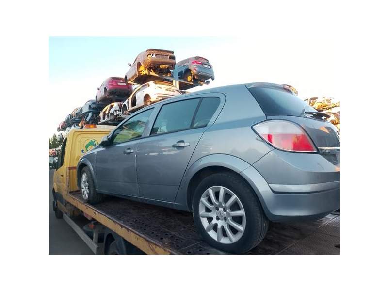 OPEL ASTRA H BERLINA (2004)