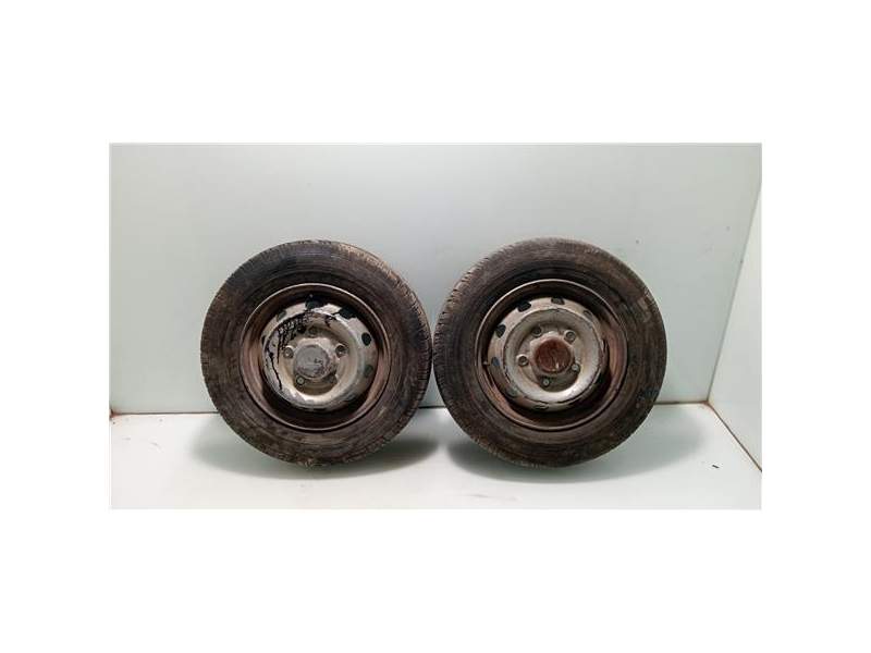 Recambio de juego llantas para nissan trade referencia OEM IAM 5 1/2 JK16HA  