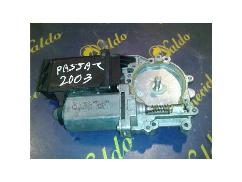 Recambio de motor elevalunas delantero izquierdo para volkswagen passat berlina (3b3)(2000) referencia OEM IAM   