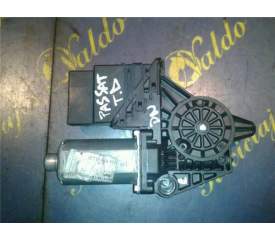 Recambio de motor elevalunas trasero derecho para volkswagen passat berlina (3b2)(1996) referencia OEM IAM 0130821696 BOSH 