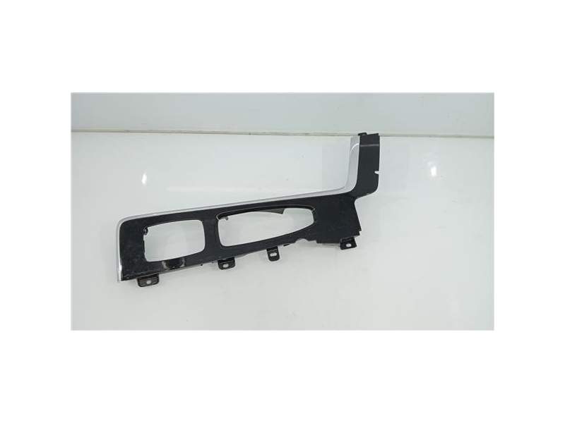 Recambio de embellecedor para volvo xc60 (03.2017) referencia OEM IAM 31469435  