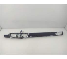MOLDURA PUERTA DELANTERA DERECHA A212680XX71 