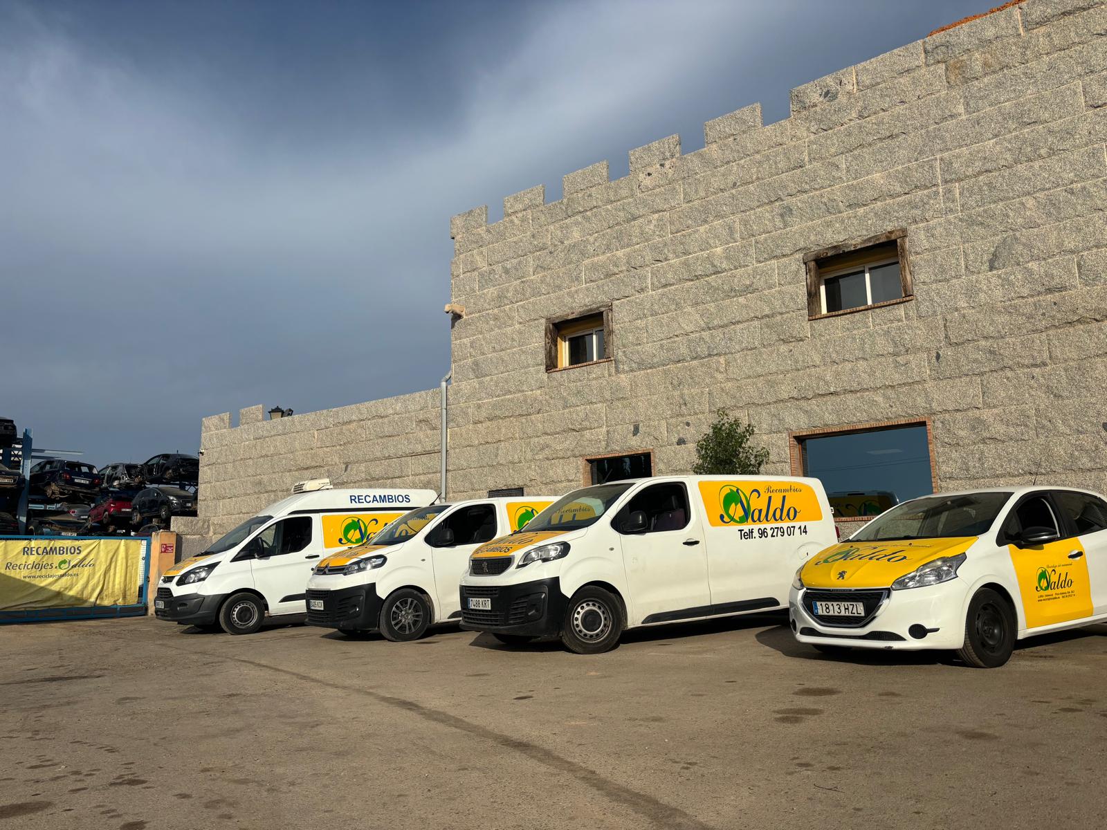 Instalaciones y flota de Desguace Naldo